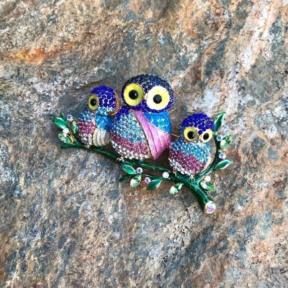 Owl Brooch - Picture 1 of 6